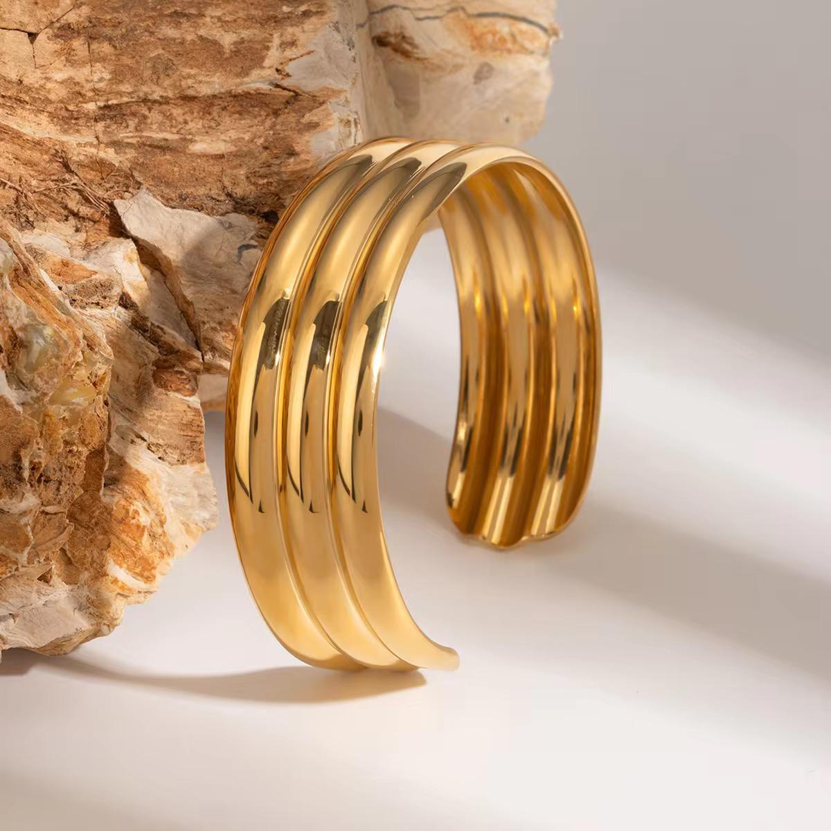 Regalia Sculpted Cuff bracelet