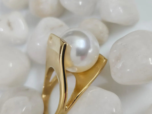 Modern Pearl Ring