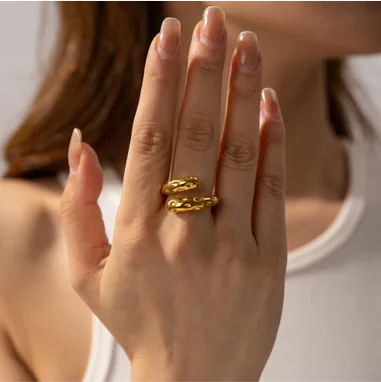 Hammered/ Minimal Snake Ring