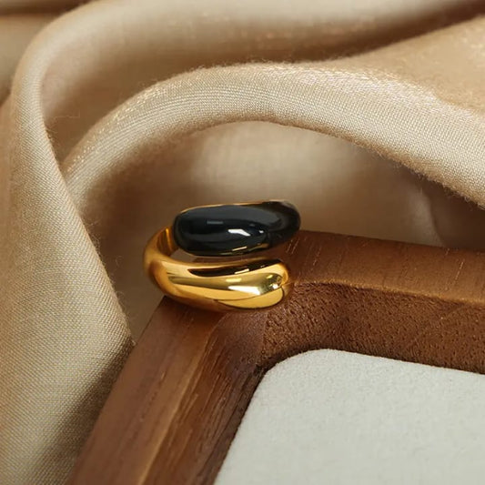 noir curve statement ring