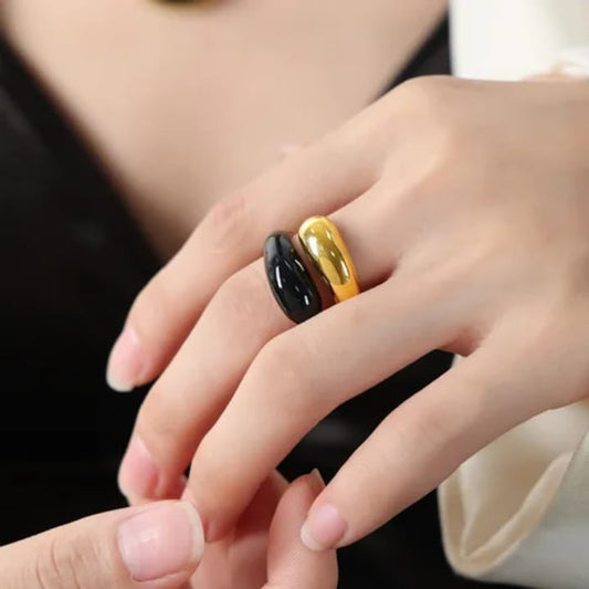 noir curve statement ring