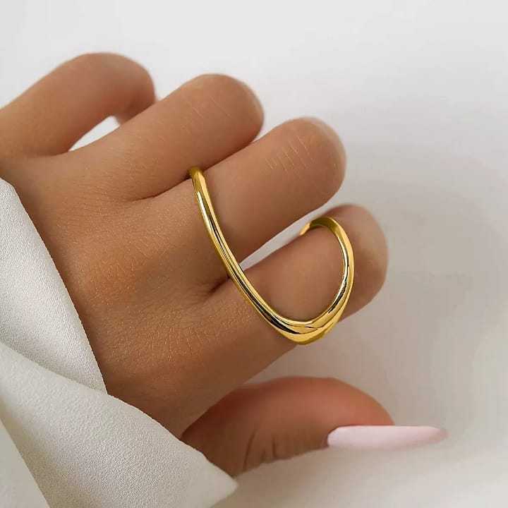 Wave Wisper Statement Ring