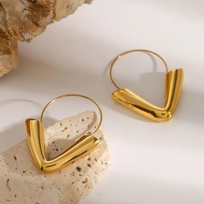 vera sculpted hoops